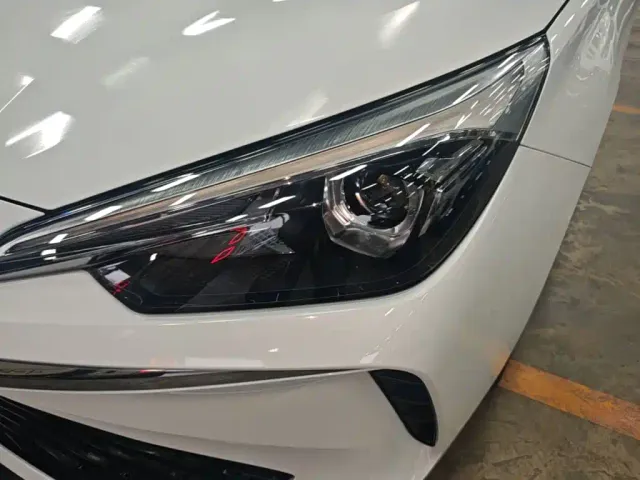 Roewe i5 — Фото автомобиля 23