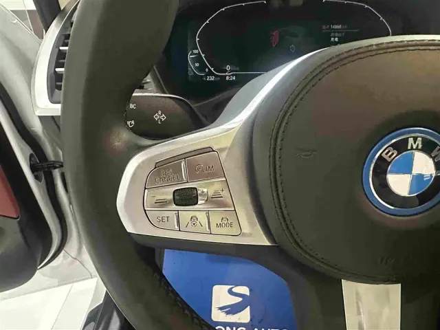 BMW iX3 — Фото автомобиля 9