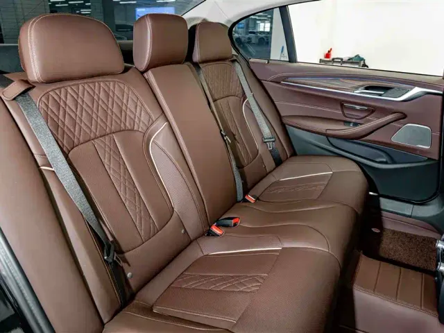 BMW 5 Series — Фото автомобиля 22