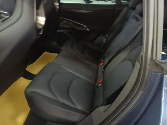 Xiaomi SU7 — Фото автомобиля 16