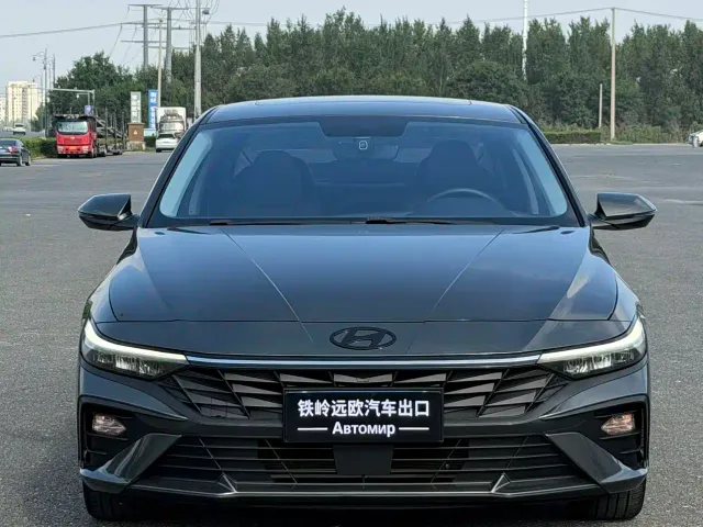 Hyundai Elantra — Фото автомобиля 2