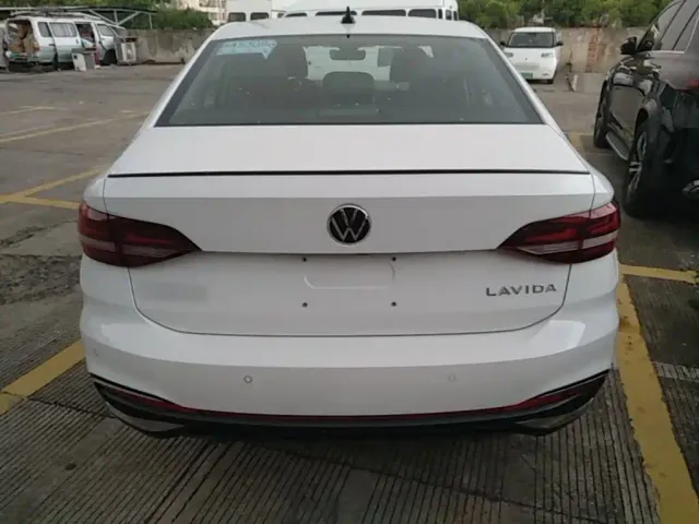 Volkswagen Lavida — Фото автомобиля 5