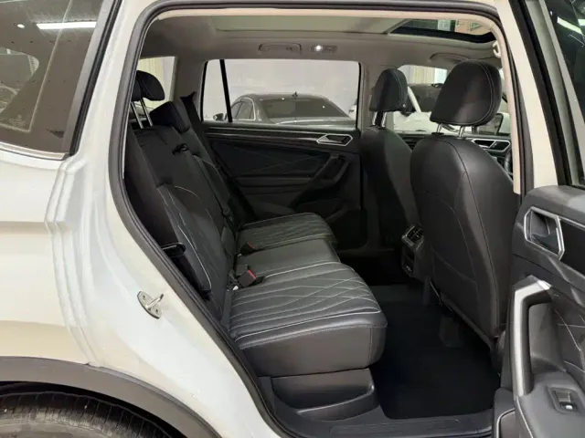 Volkswagen Tiguan L — Фото автомобиля 20