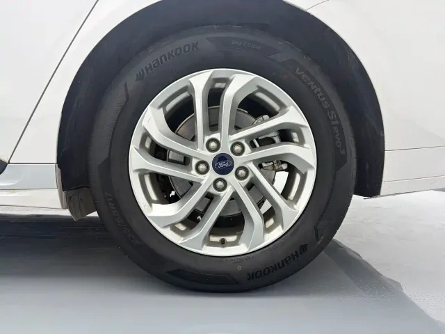Ford Mondeo — Фото автомобиля 9