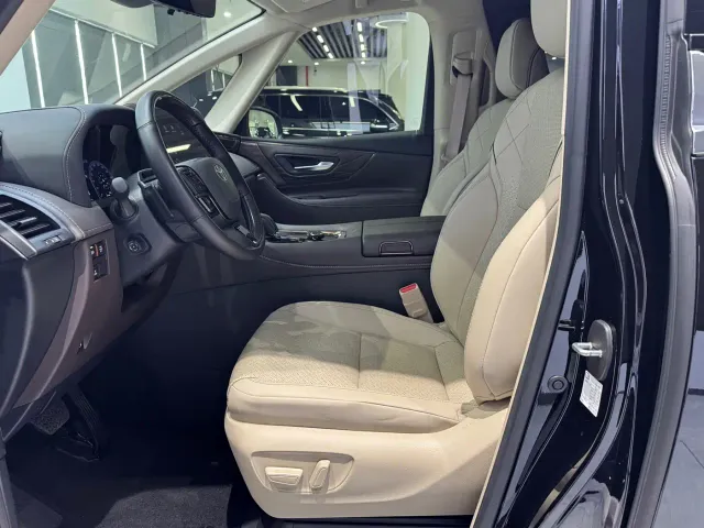 Toyota Alphard — Фото автомобиля 12