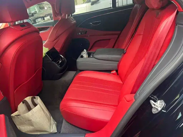 Bentley Flying Spur — Фото автомобиля 5