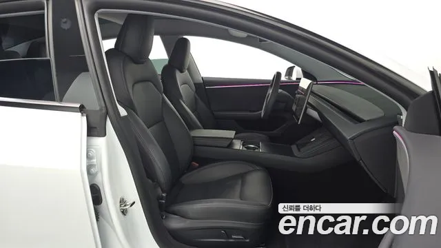 Tesla Model 3 — Фото автомобиля 10