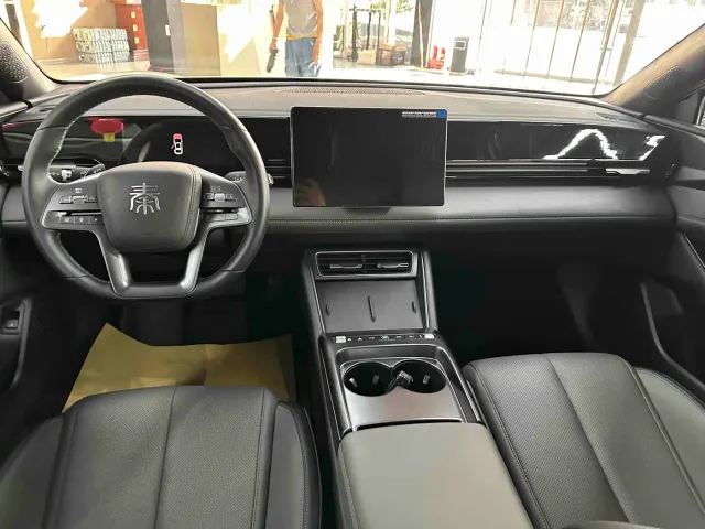 BYD Qin L — Фото автомобиля 6