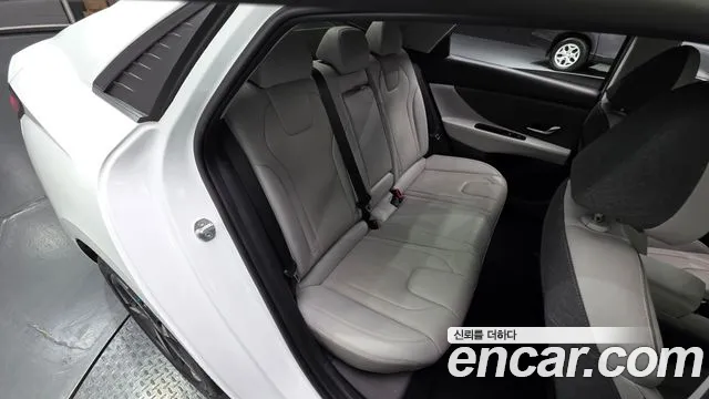 Hyundai AVANTE Avante (CN7) — Фото автомобиля 26