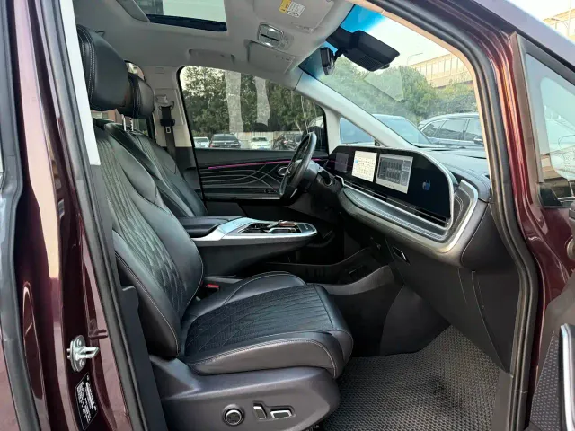 Maxus G90 — Фото автомобиля 7