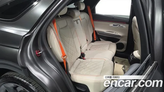 Genesis GV70 — Фото автомобиля 17