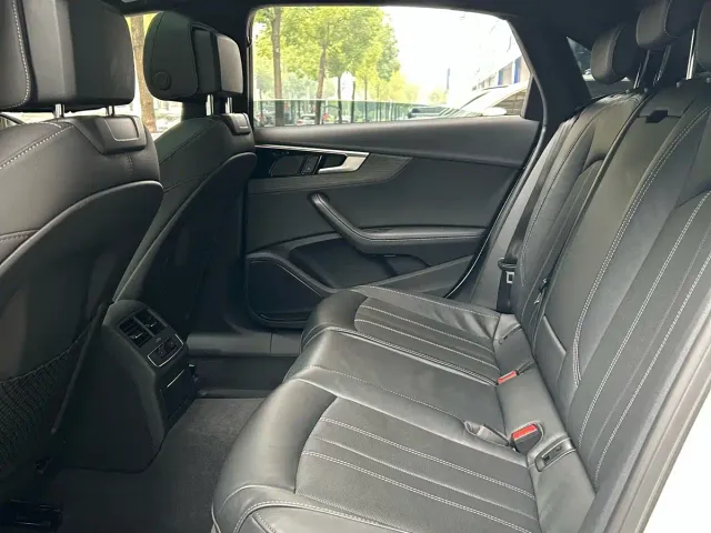 Audi A4L — Фото автомобиля 6