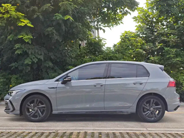 Volkswagen Golf — Фото автомобиля 7