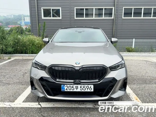 BMW 5 Series G60 — Фото автомобиля 2