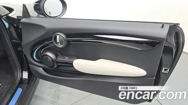 Mini Cooper Convertible — Фото автомобиля 24