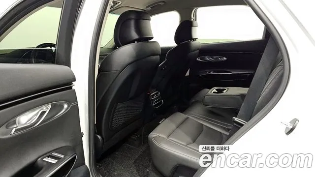 Genesis GV70 — Фото автомобиля 12