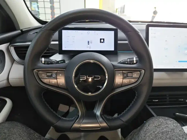 BYD Seal 05 DM-i — Фото автомобиля 10