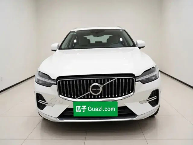 Volvo XC60 — Фото автомобиля 2
