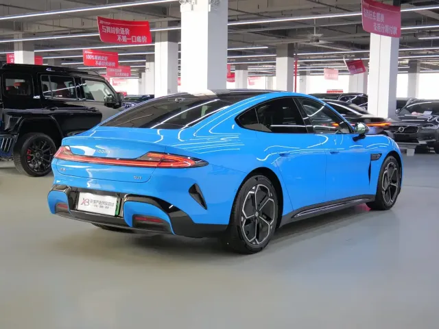 Xiaomi SU7 — Фото автомобиля 7