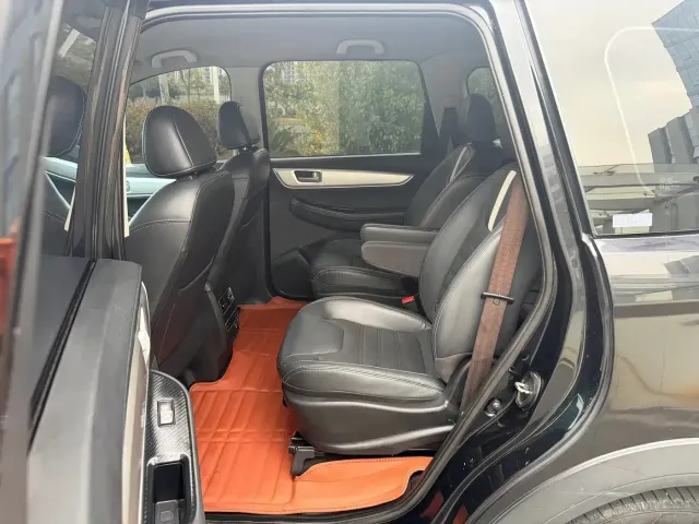Dongfeng Fengxing Fengxing SX6 2022 1.6L Manual Comfort — Фото автомобиля 9