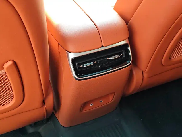 Aito M5 — Фото автомобиля 16