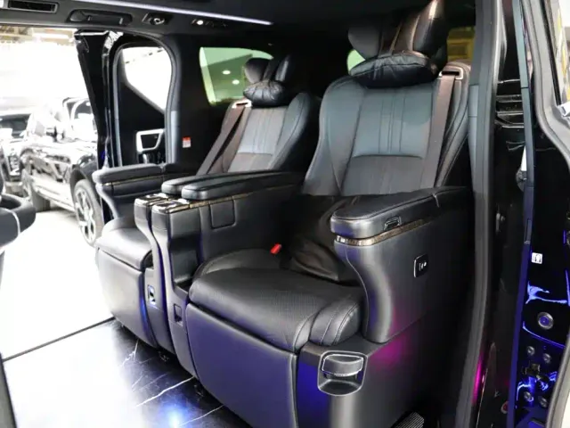 Toyota Vellfire — Фото автомобиля 7