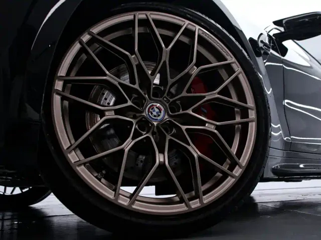 BMW M4 — Фото автомобиля 15