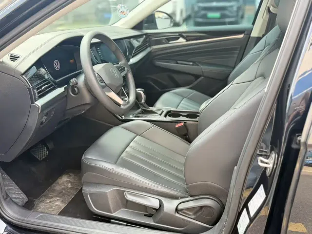 Volkswagen Passat — Фото автомобиля 4