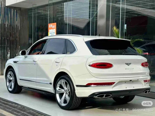 Bentley Bentayga — Фото автомобиля 2