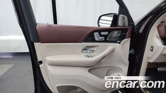 Mercedes-Benz GLS-Class — Фото автомобиля 21