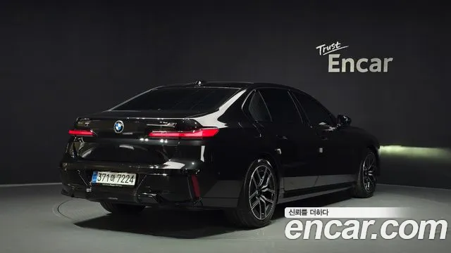 BMW 7 Series G70 — Фото автомобиля 2