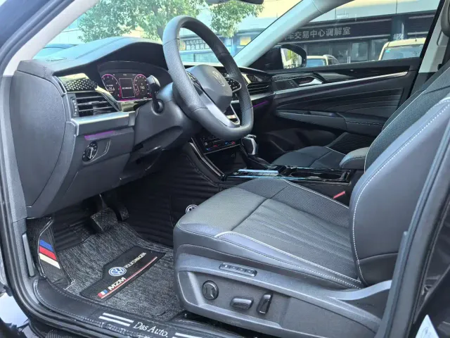 Volkswagen Passat — Фото автомобиля 4