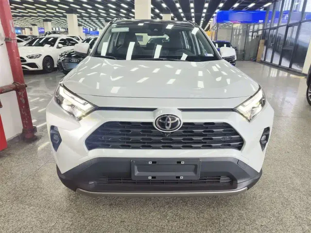 Toyota RAV4 — Фото автомобиля 2