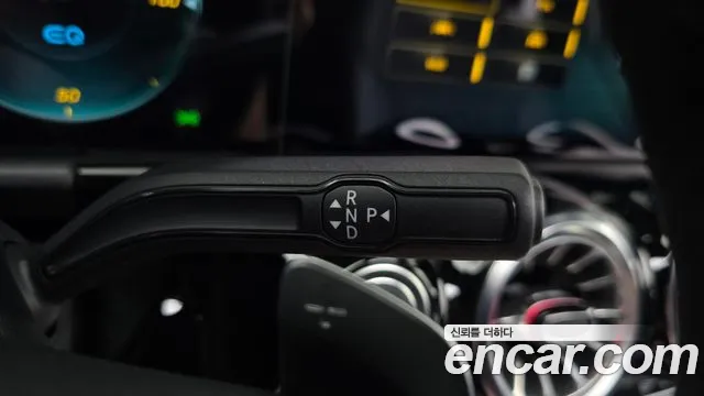 Mercedes-Benz EQA — Фото автомобиля 8