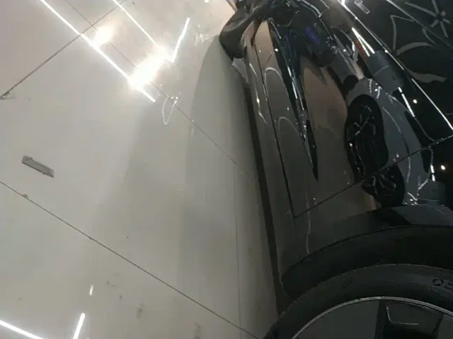 Tesla Model 3 — Фото автомобиля 20