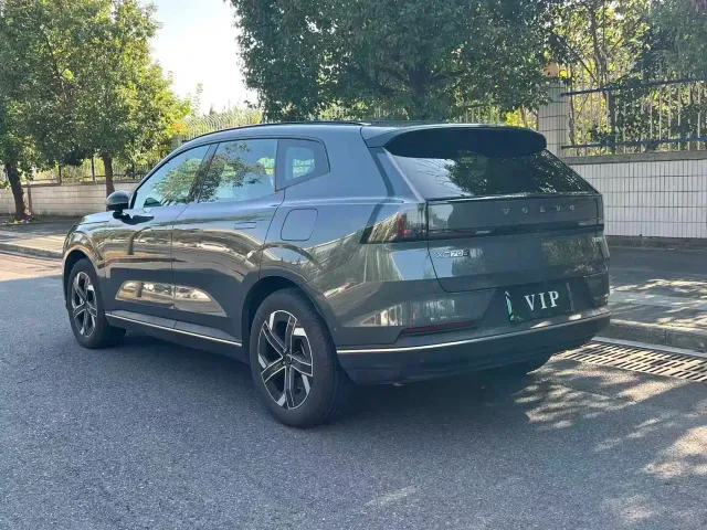Volvo XC70 Plug-in Hybrid — Фото автомобиля 8