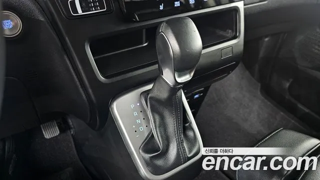 Hyundai Staria — Фото автомобиля 9
