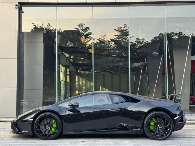 Lamborghini Huracan — Фото автомобиля 3