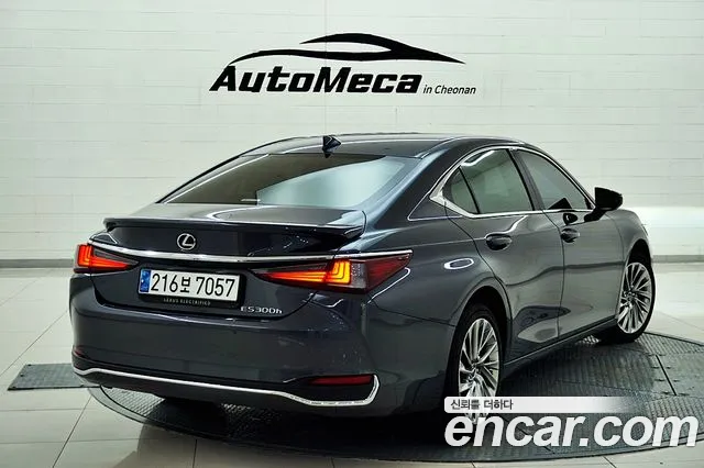 Lexus ES — Фото автомобиля 5