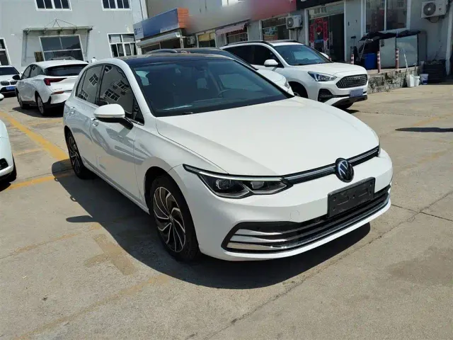 Volkswagen Golf — Фото автомобиля 21