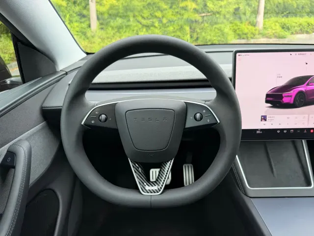 Tesla Model Y — Фото автомобиля 15