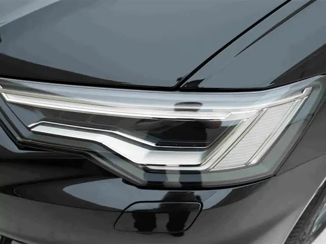 Audi Audi A6L New Energy 2022 55 TFSI e quattro — Фото автомобиля 14