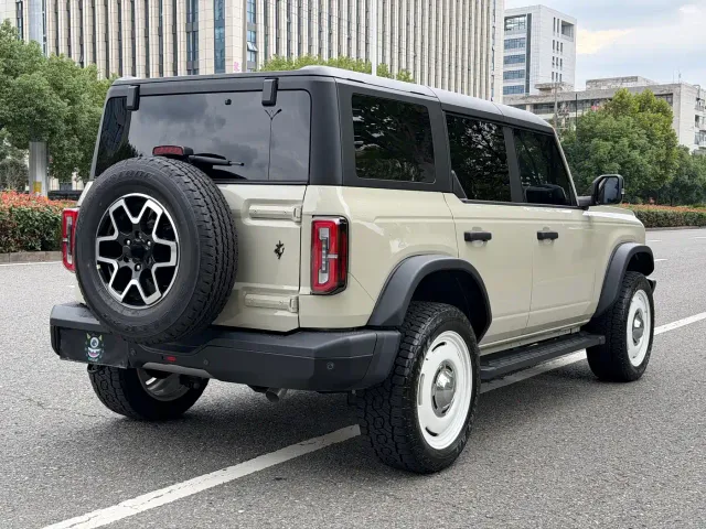 Ford Bronco — Фото автомобиля 4