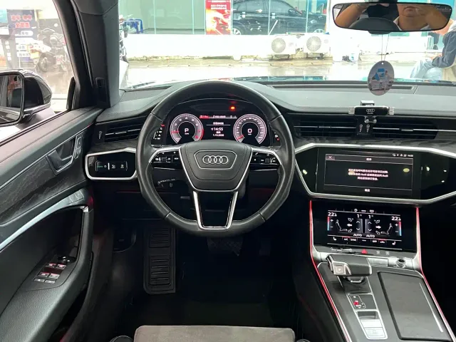 Audi A6L — Фото автомобиля 10