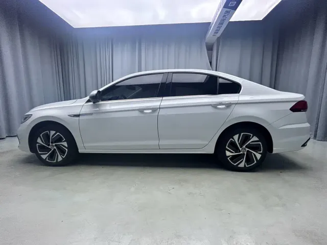 Volkswagen Bora — Фото автомобиля 4