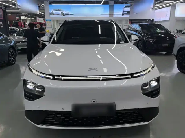 Xpeng G9 — Фото автомобиля 2