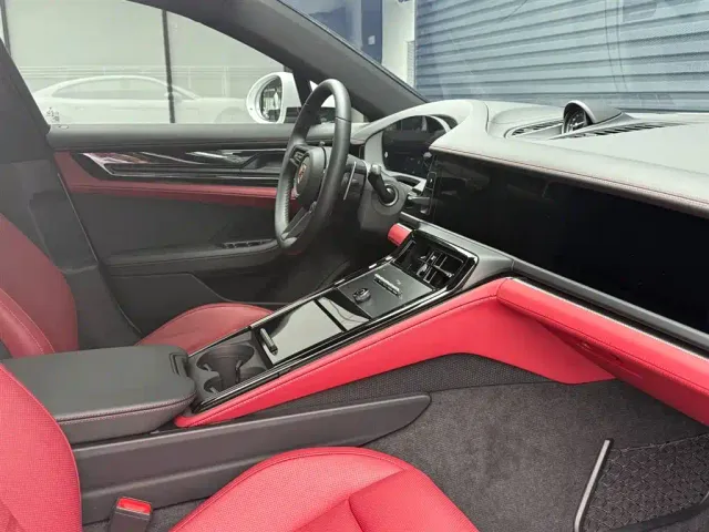 Porsche Panamera — Фото автомобиля 7
