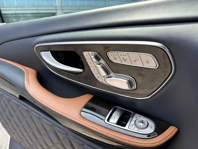 Mercedes-Benz V-Class — Фото автомобиля 17