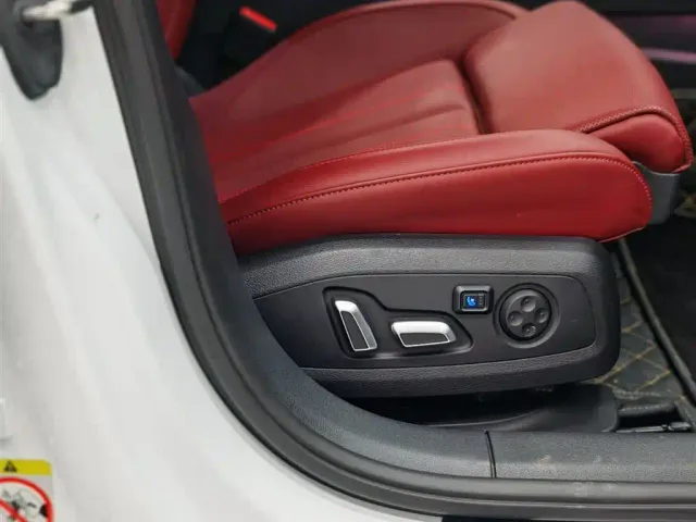 Audi A4L — Фото автомобиля 16