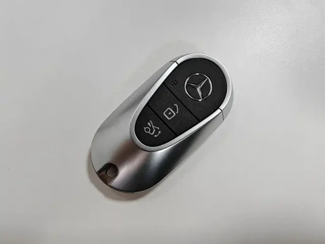 Mercedes-Benz E-Class — Фото автомобиля 11